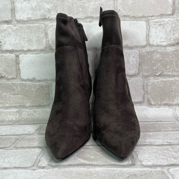 NWT NIB Nine West Cadence Grey Suede Booties - Picture 14 of 14